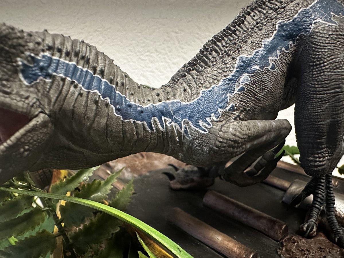 Statuette: Jurassic World: Blue, Iron Studios Deluxe, 1/10 Scale – Usato da Herznach venduto da SusanneB0102 4
