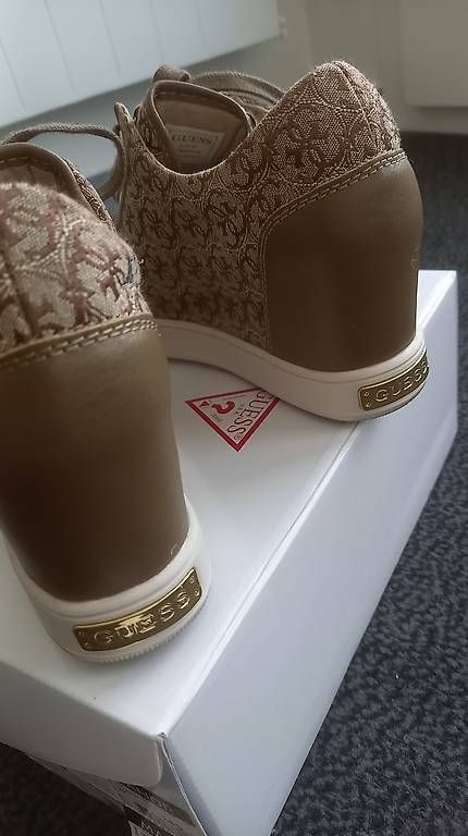 Damenschuhe: GUESS Keilsneaker Grösse 37 – Gebraucht aus Allschwil von Camy061 2