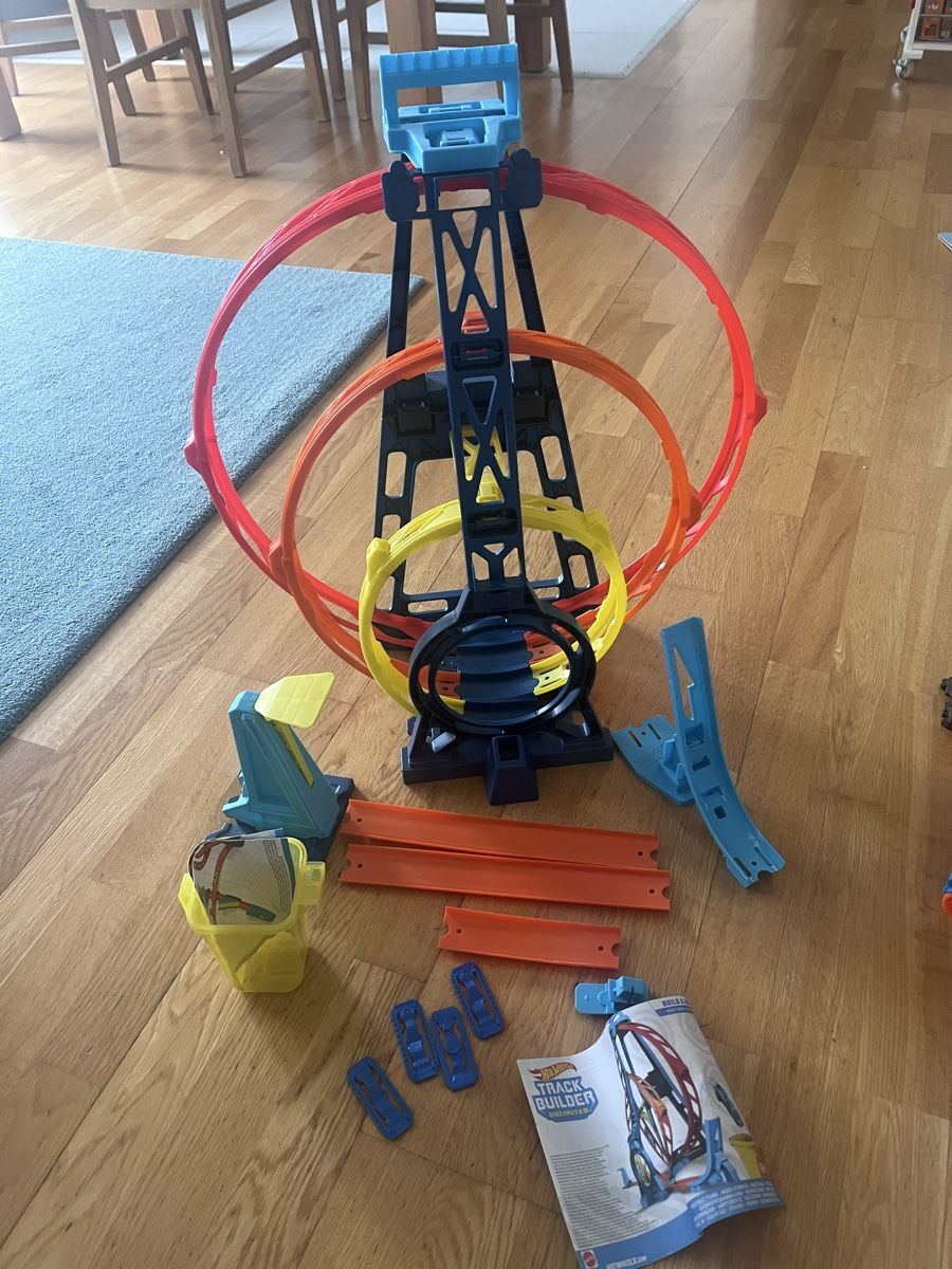 Hot Wheels Piste: Hot Wheels Track Builder Looping Set, komplett! – Usato da Bern venduto da Angelika-Kaczoruk