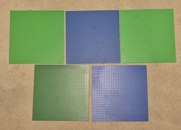 Lego Grundplatten 5er Set blau und gruen guter Zustand