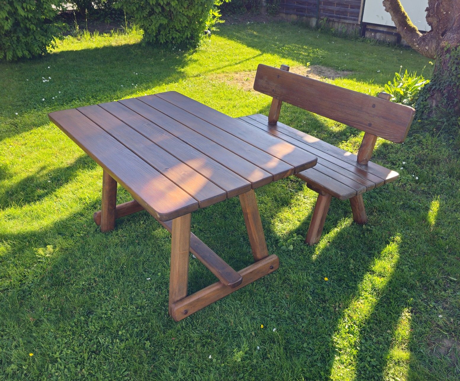 Hunn Tavoli: Gartentisch mit Sitzbank von Hunn – Usato da Etzgen venduto da juj_b678 1