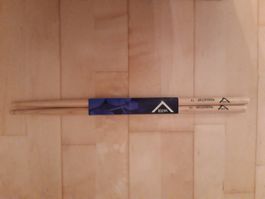 Drum Sticks: Vater Percussion Manhatten 7A