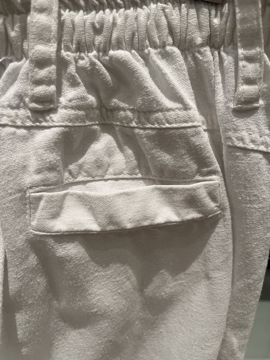 Pantaloni: Subdued white cargo linen trousers – Usato da Rüschlikon venduto da ant_5v7g 2