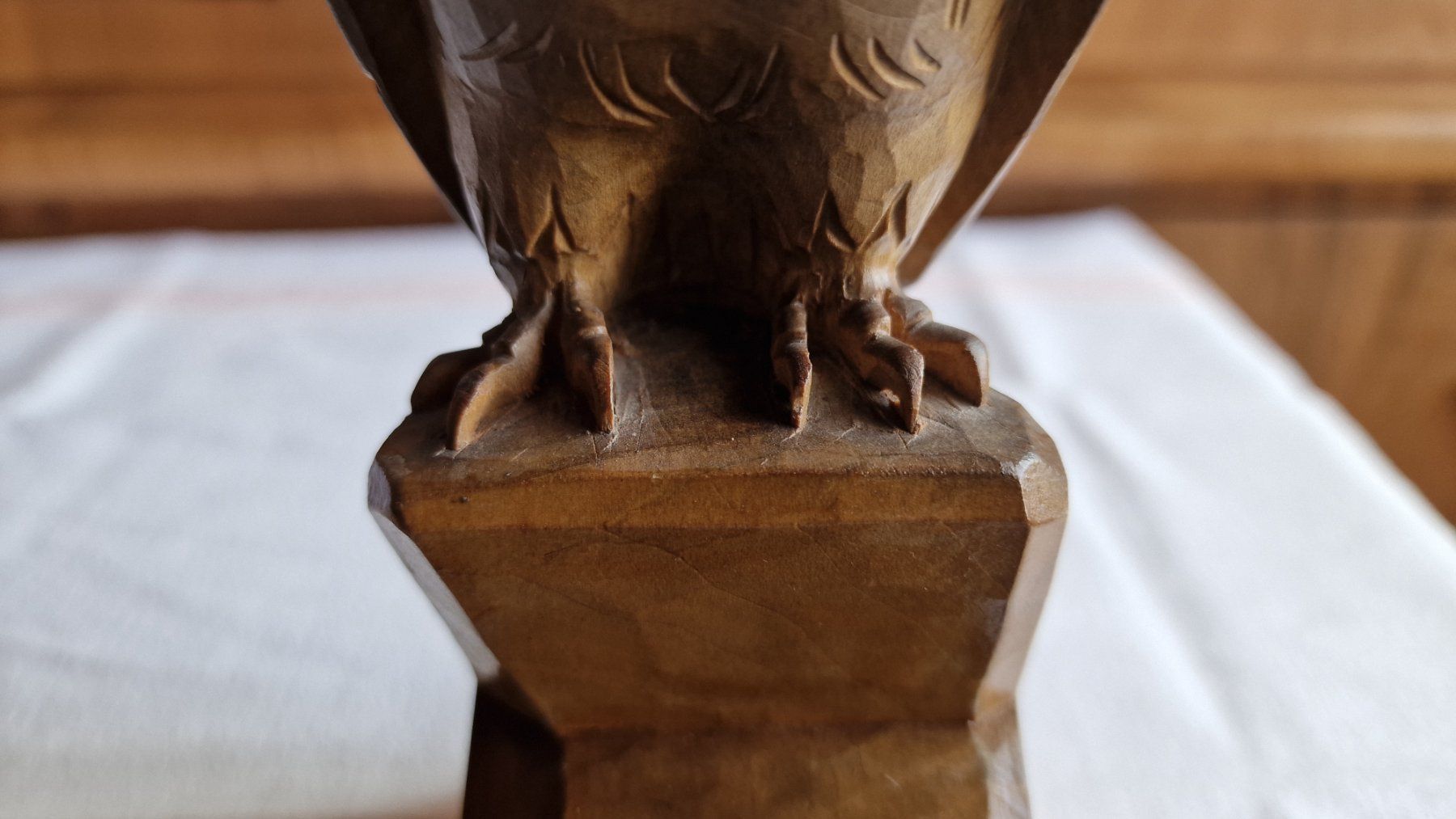 Statuette: Ernst Gander, Schwanden bei Brienz BE:   geschnitzter Adler – Usato da Röthenbach i. E. venduto da Heureka5 7