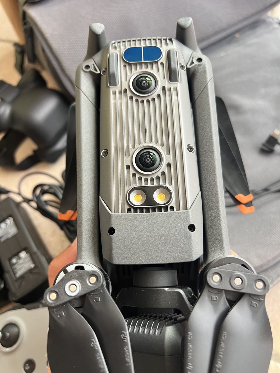 DJI Camcorder: DJI MAVIC 3 COMBO – Gebraucht aus Thônex von lufoto 4