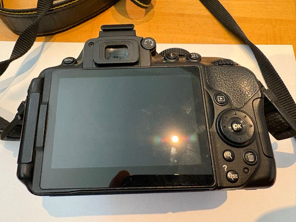 Nikon Appareil photo: Nikon D5300 Digitalkamera – D'occasion à Binningen par chneu84 2