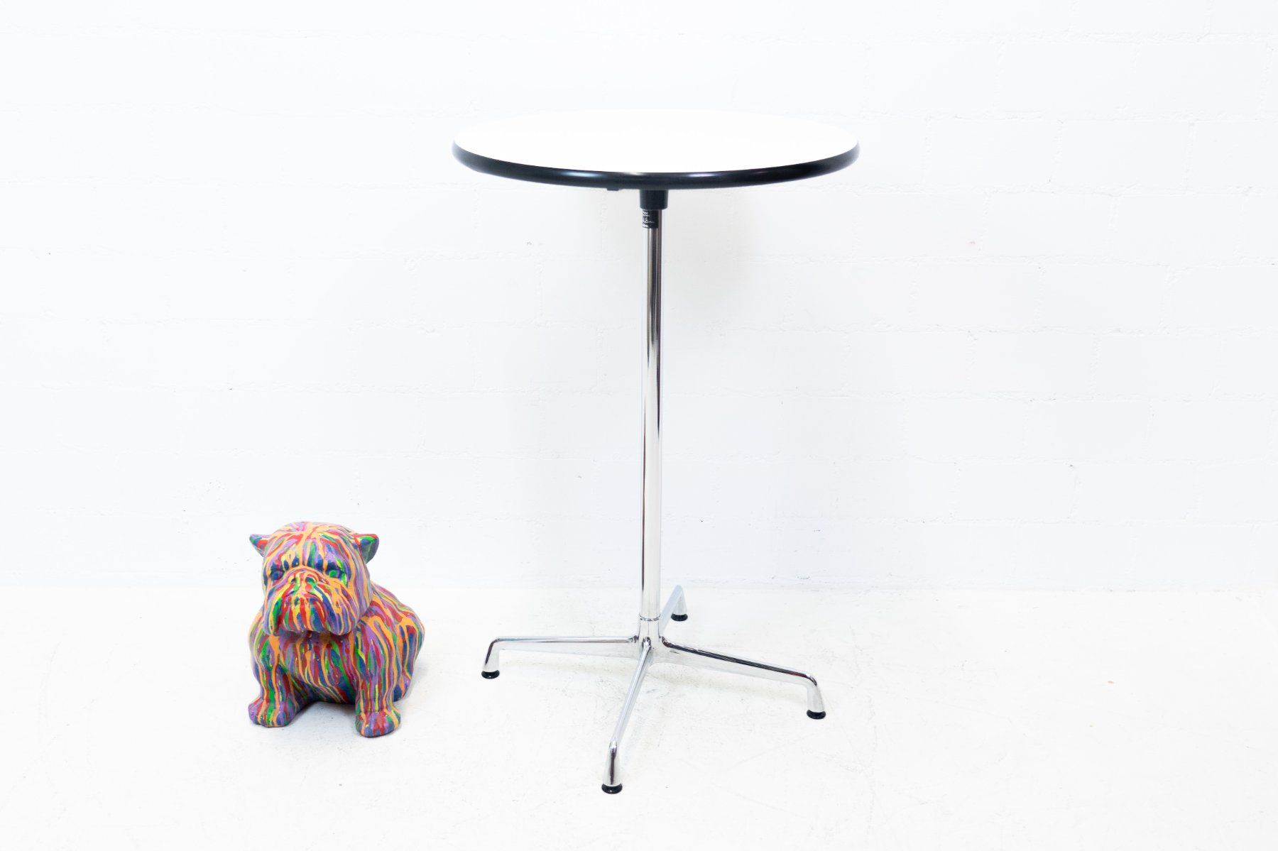 Vitra Tavoli: Vitra Eames Contract Table High - Lieferung möglich – Usato da Schaffhausen venduto da Studio-Ara