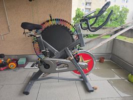 Spinning Bike - stationäres Fahrrad - Heimtrainer