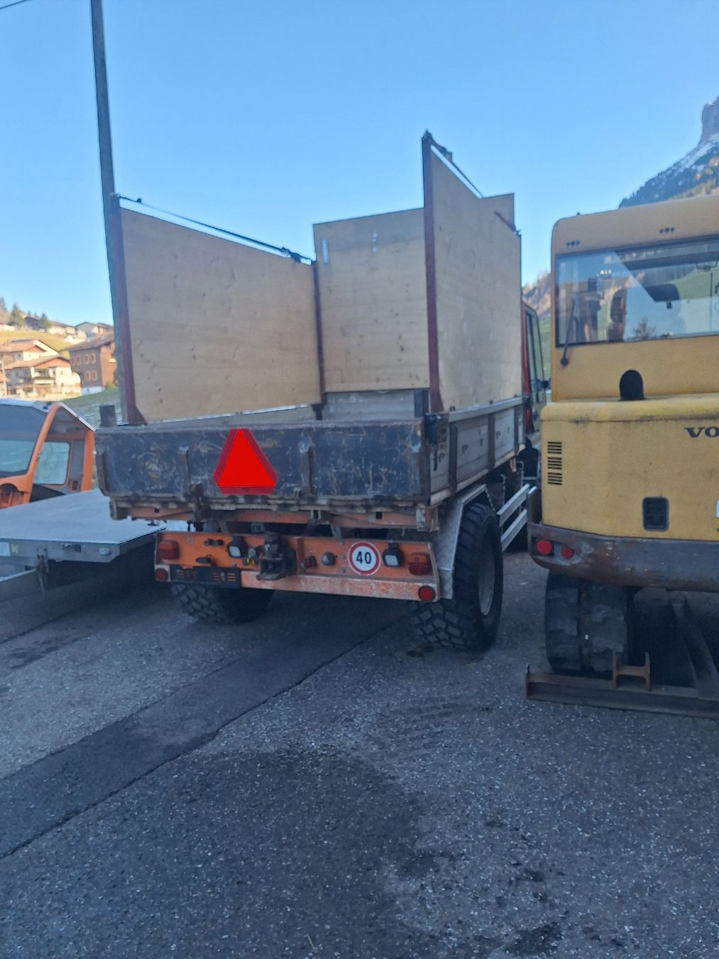 Lindner Trattori: Lindner Unitrac 102 – Usato da Emmetten venduto da EC240 2