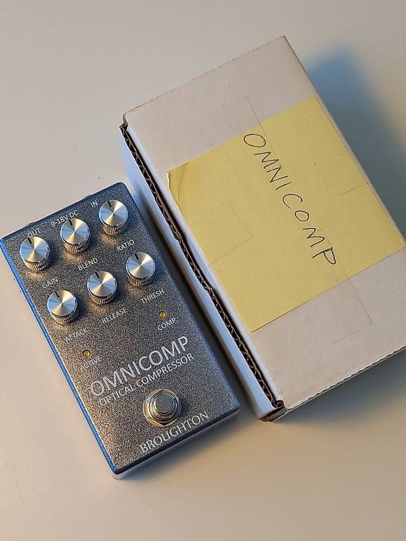Strumenti musicali: Broughton Omnicomp Compressor für Gitarre oder Bass – Usato da Windisch venduto da Kookmeyer1 4