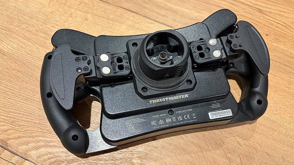 Controller: Thrustmaster Ferrari 488 GT3 Wheel Add-On – Usato da Schindellegi venduto da Reschech 1