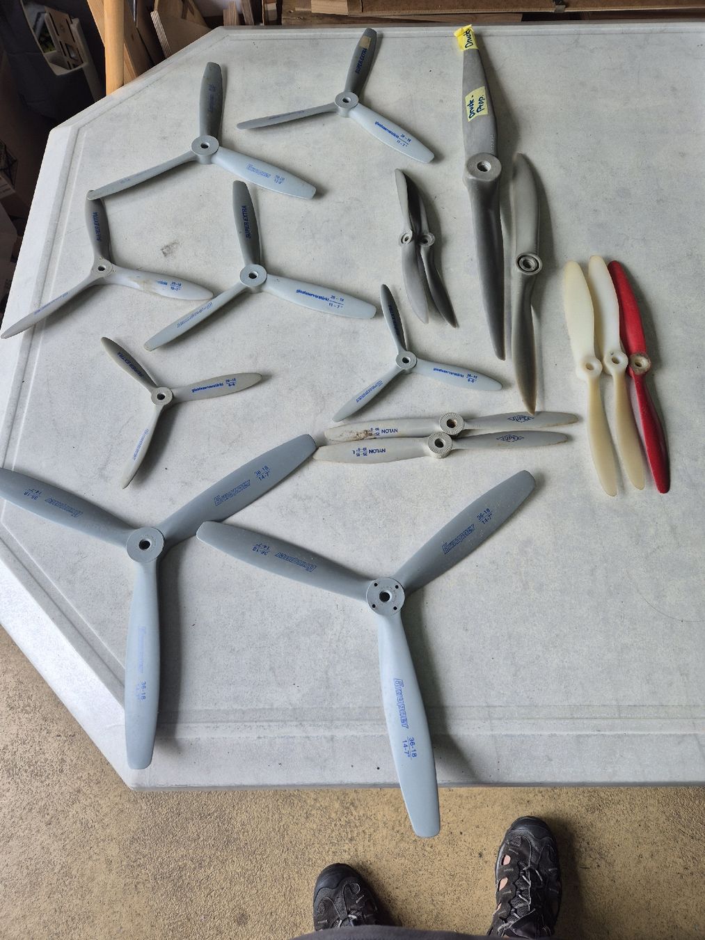 RC Modellbau: Lot Druckpropeller – Gebraucht aus Wattenwil von hps_z6w9