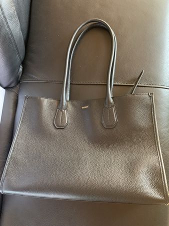 Bally Handtasche schwarz Leder neu