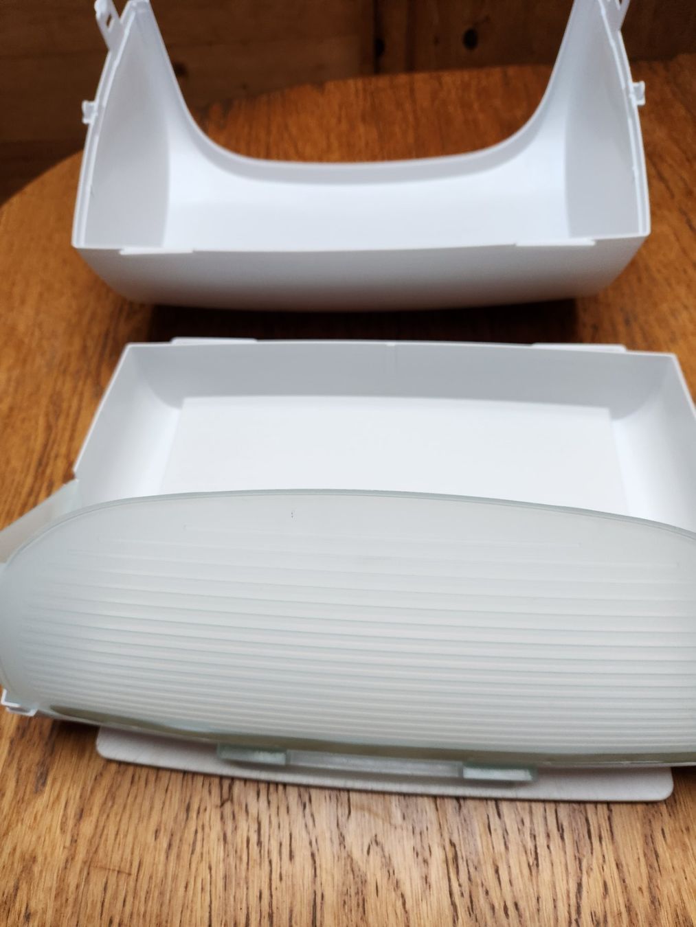 Tupperware Behälter & Ähnliches: Tupperware Bread Smart mit Schneidebrett – Gebraucht aus Gstaad von Kuhstall-2026 4