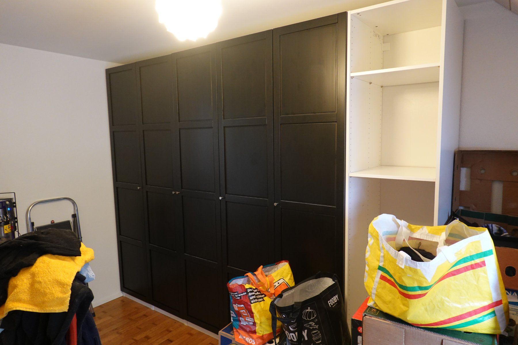 Ikea Armadi: Pax Schranksystem (Kleiderschrank) – Usato da Bäretswil venduto da NightFreakZ