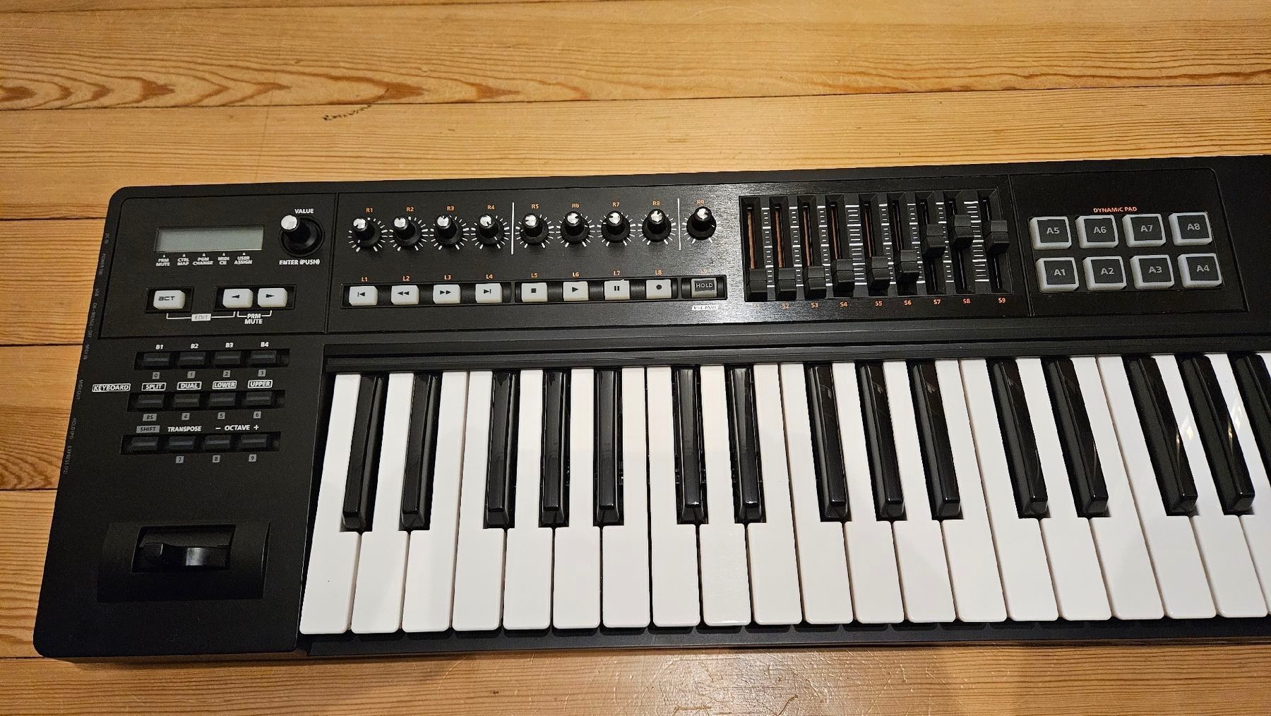 Roland Strumenti musicali: ROLAND A-800PRO MIDI Keyboard Controller – Usato da Aarau venduto da .Kosta. 2