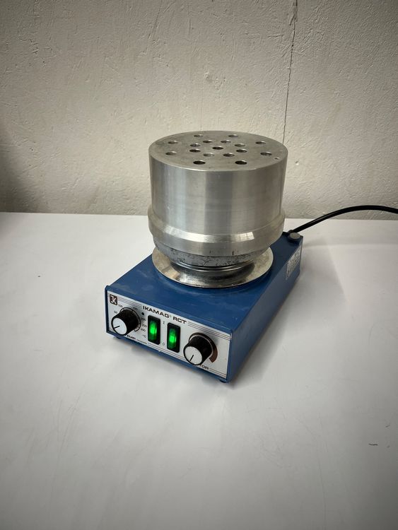 Magnetrührer Mit Heizplatte, 250W – 0-2200 RPM Stufenlos Regelbar, Digitaldisplay, Inkl. 6 Rührstäbchen, Für Labor & Hobby