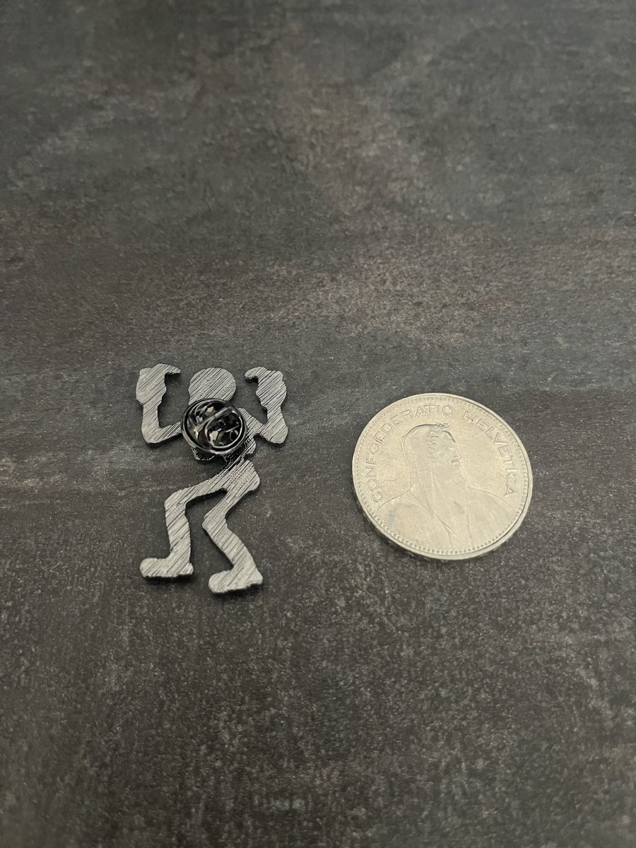 Plaketten & Abzeichen: dancing skeleton Pin – Gebraucht aus Biel/Bienne von bas_c8yf 2