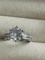 Bague élégante avec zircone brillante - Taille 53