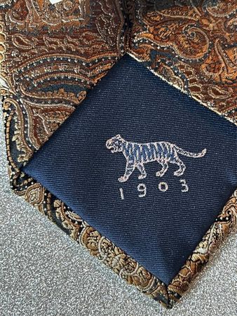 Neue Krawatte 100%Seide TIGER OF SWEDEN TASPE