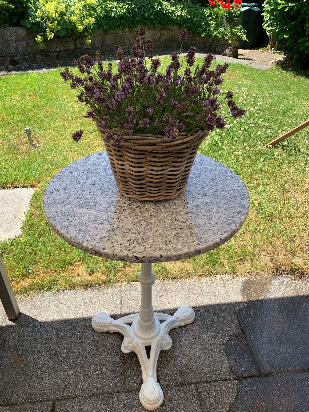 Tavoli: Gartentischchen Steinplatte, Durchmesser 55cm – Usato da Birr venduto da Lotus23 2