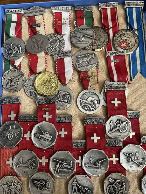 Médaille Militaire Suisse En L'Honneur De La 2.Division 1912-1937