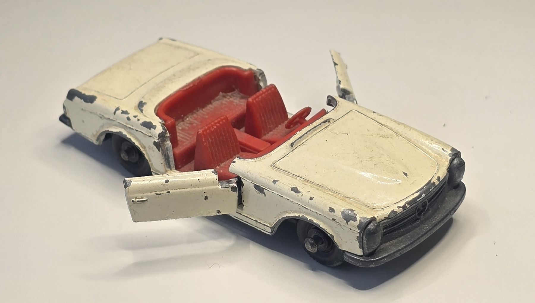 Matchbox Modellautos: Matchbox Mercedes 230 SL – Gebraucht aus Kirchberg BE von HotWheelsSammler
