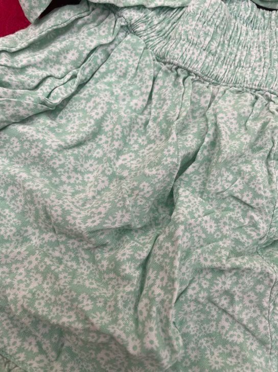 Completi: Mädchen Top mit Shorts 140 LDN – Usato da Bergdietikon venduto da antovale 1
