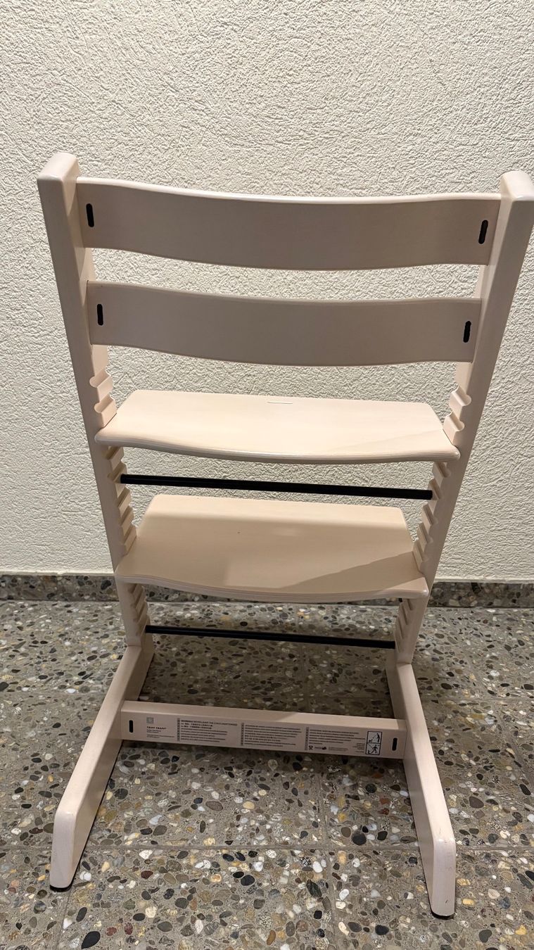 Stokke Seggioloni: STOKKE Treppenhochstuhl Tripp Trapp – Usato da Birmensdorf ZH venduto da AFL22 2