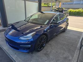 Tesla Model 3 Dual Motor Performance frisch ab Mfk