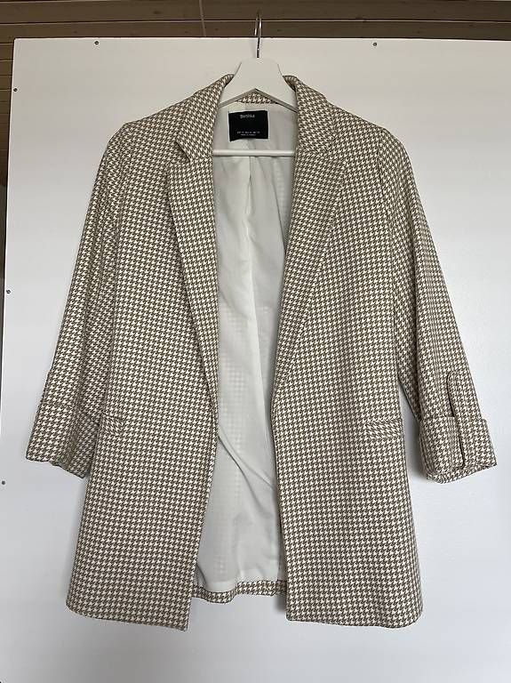 Lots de vêtements: Jacken, Pullover – D'occasion à Kriens par sru_f2fz 1