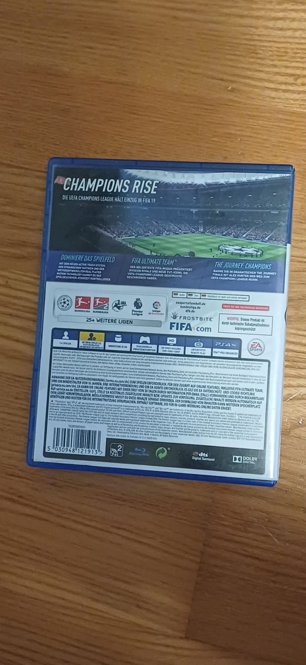 Giochi: Fifa 17/19 / ps4 / wie Neu – Nuovo (secondo la descrizione) da Ostermundigen venduto da libia 4