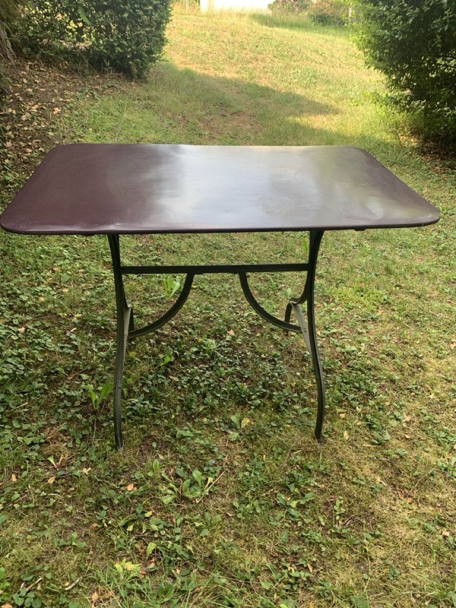 Tavoli: gartentisch metal antik 20-er Jahre – Usato da Ebmatingen venduto da atelierpaddy 1