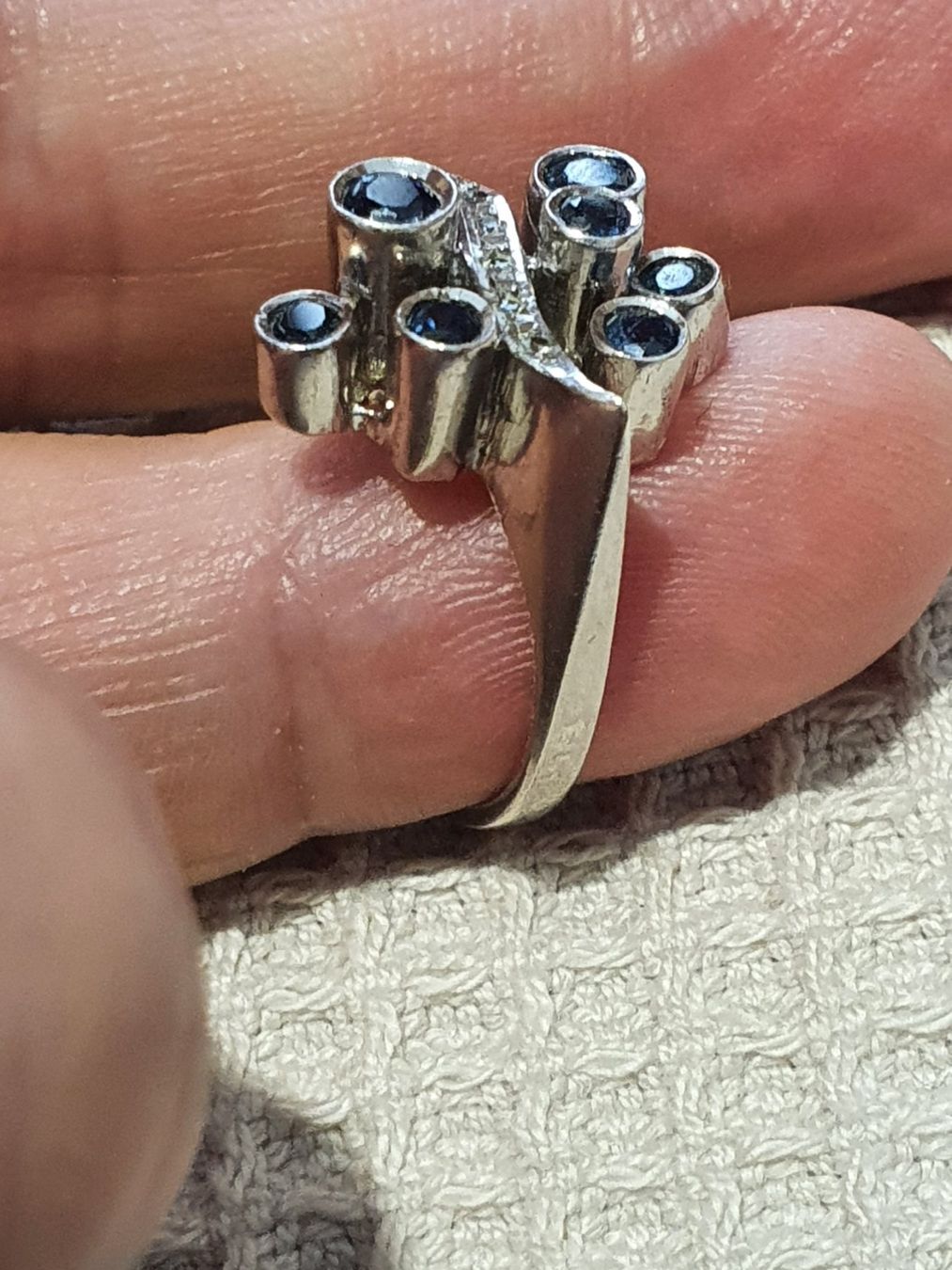 Ringe: Bezaubernder Ring ....doch schauen Sie rein.... – Gebraucht aus Wohlen AG von palmsprings 1