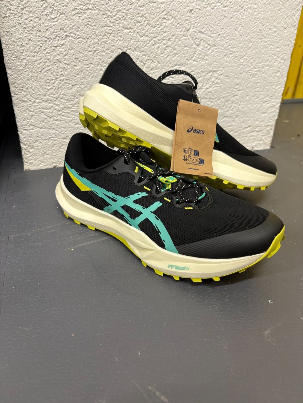 Asics Scarpe da uomo: Fuji Lite 6 - Trailrunningschuhe Grösse 43.5 – Nuovo (secondo la descrizione) da Bad Zurzach venduto da Masterdup0