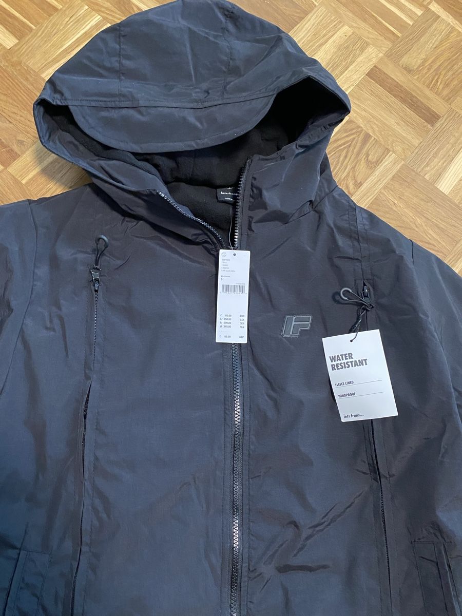 Urban Outfitters Giacche: Water-Resistant Shell Jacket Urban Outfitters – Nuovo e nell'imballaggio originale da Winterthur venduto da chiaroscuro27 4