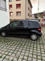 Mercedes-Benz B180 schwarz Automat mit Karosserieschaden