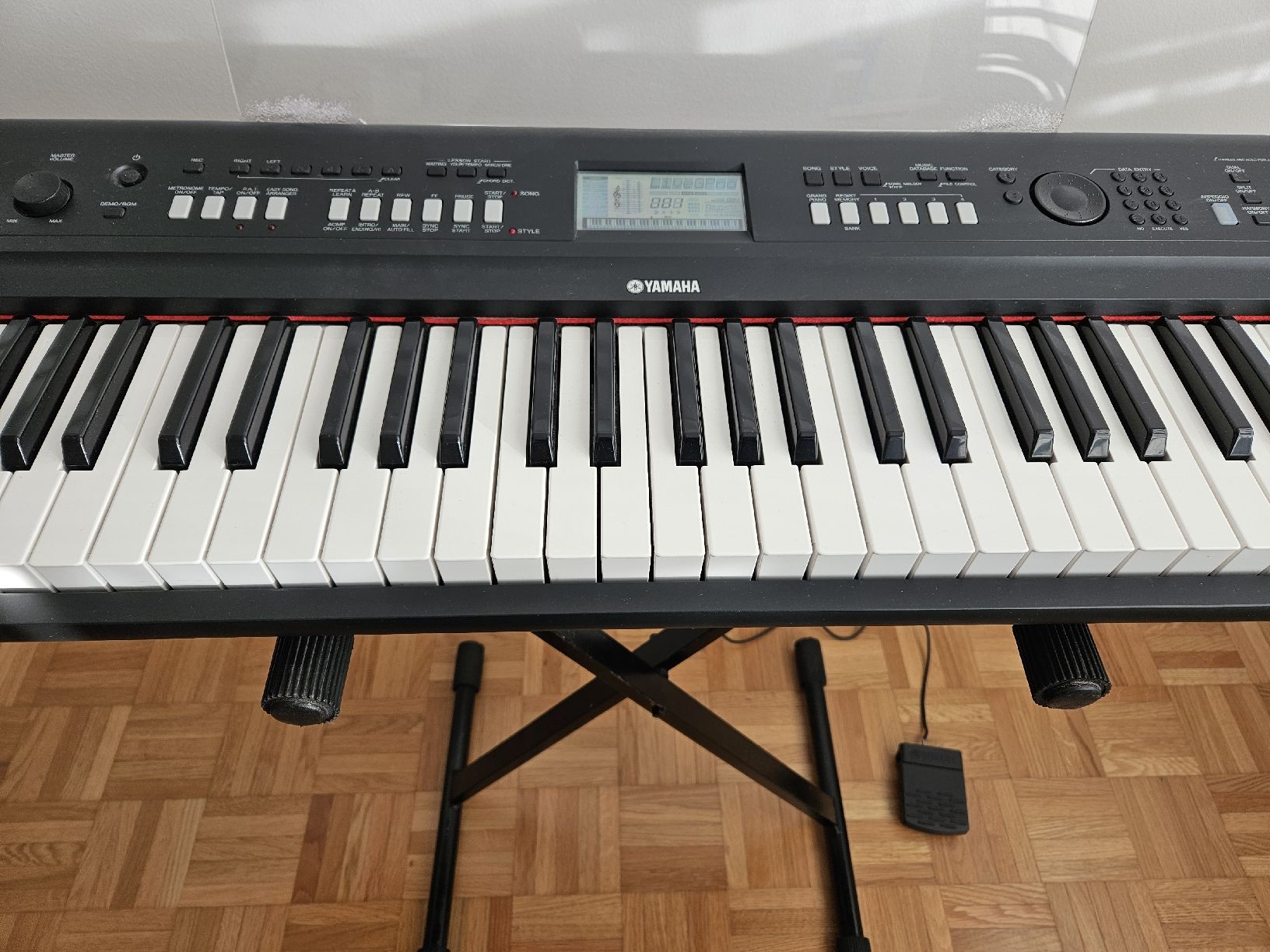 Yamaha Musikinstrumente: Yamaha NP-V80 keyboard with stand, stool & bag – Gebraucht aus Schlieren von  1