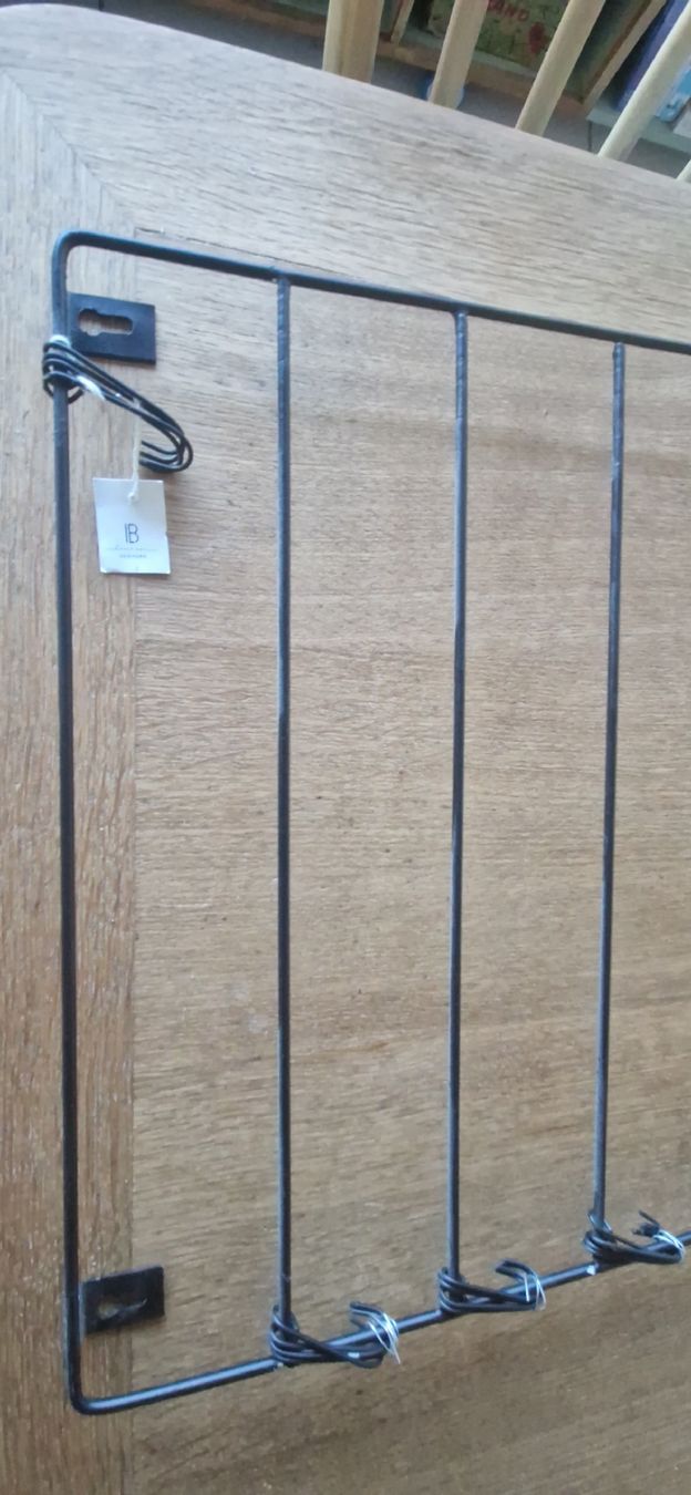 Tutte le decorazioni: Grille en métal pour suspendre objets – Nuovo (secondo la descrizione) da Münchenbuchsee venduto da capa2014 1