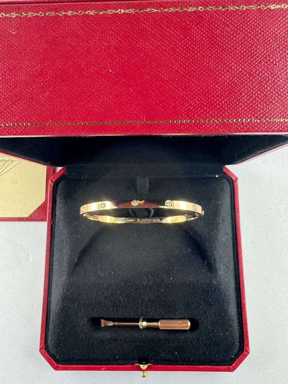 Cartier Bracciali & Braccialetti: CARTIER LOVE BRACLETS AVEC 10 DIAMANTS TAILLE 18 – Usato da Pully venduto da Occasions-luxe.Golay 3