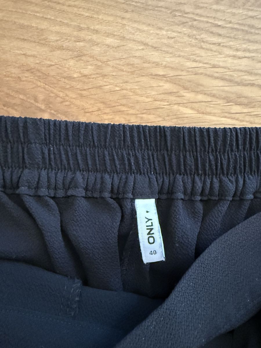Only Pantaloni: Only Damen Hose, grösse 40 – Usato da Appenzell venduto da mar_6bpw 1