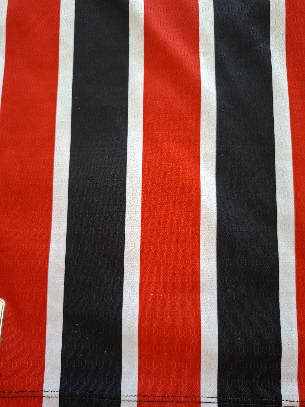 New Balance Scarpe, pantaloni & magliette da ginnastica: Maillot New Balance SPFC junior taille 10/YM rayé – Usato da Renens VD venduto da ser_j2fn 4