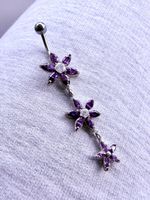 Bauchnabelpiercing 3 violette Blumen