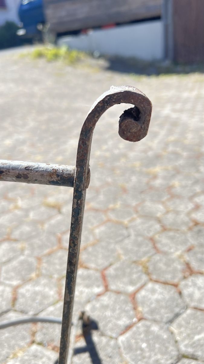 Tavoli: Antiker Gartentisch aus Metall – Usato da Vilters venduto da Antik2016 5