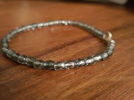Armband facettiert anthrazitfarbene Glasperlen, zart dezent