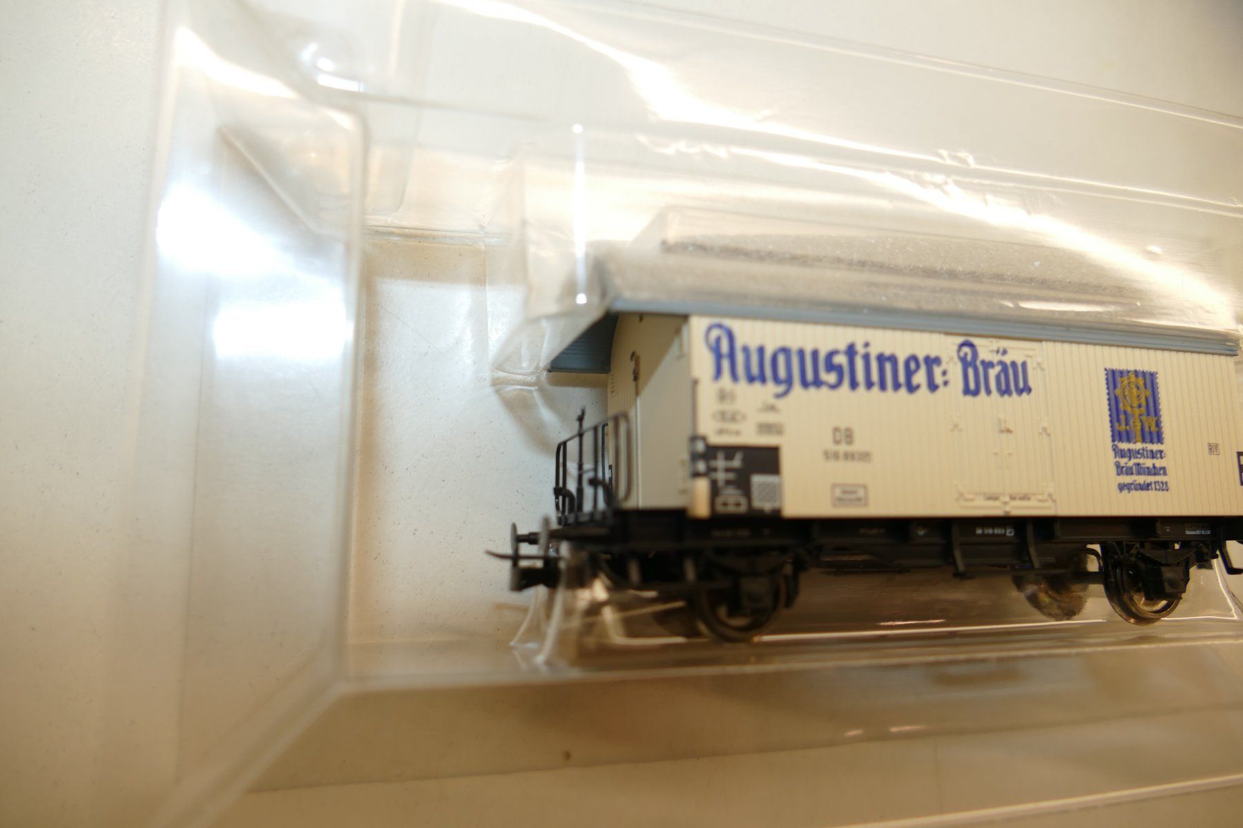 Liliput Modelleisenbahnen: Liliput H0: DB Bierwagen Augustiner Bräu – Neu und originalverpackt aus Niederhasli von  2