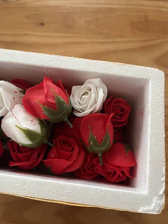Douches: schachtel mit seifen rose  – D'occasion à Adligenswil par balboa5 2