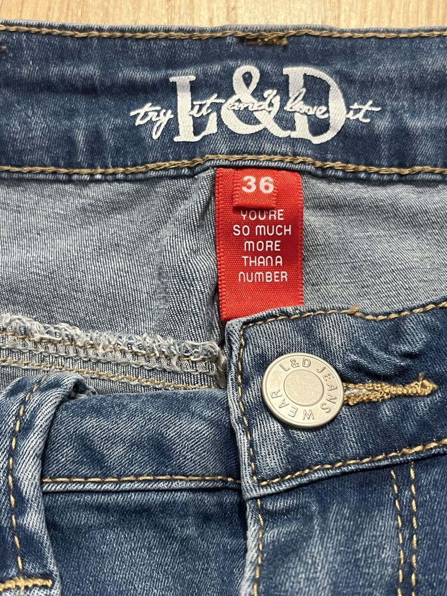 Jeans: dunkelblaue Jeans – Usato da Glis venduto da jos_hj8q 2