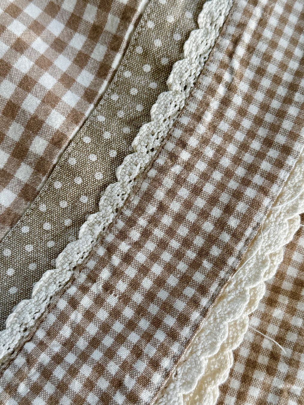 Decken: Tischdecke Decke Karomuster mit Spitze – Gebraucht aus Gutenswil von You09 2