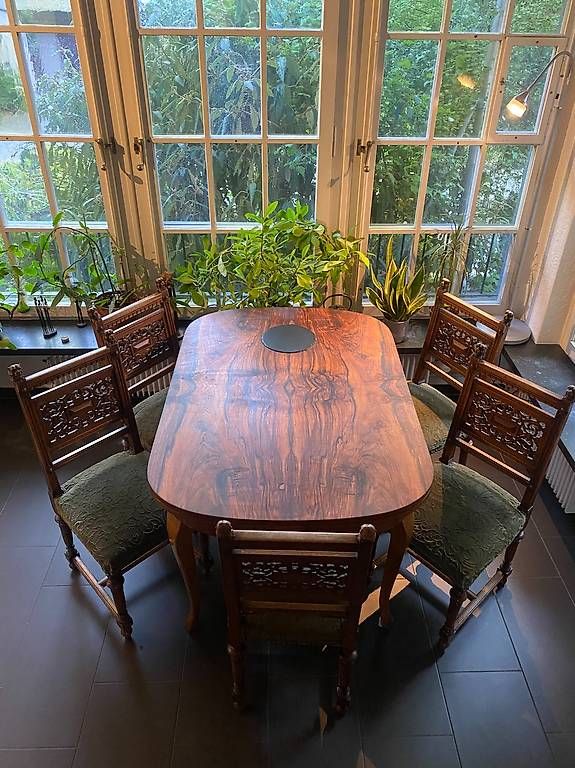 Chaises: Antike Stühle mit Löwenkopfschnitzereien – D'occasion à Bolligen par Stefanidunno 4